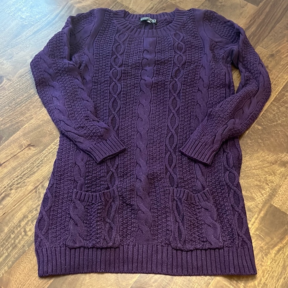 CONTEXT WOMENS SWEATER. SIZE M
